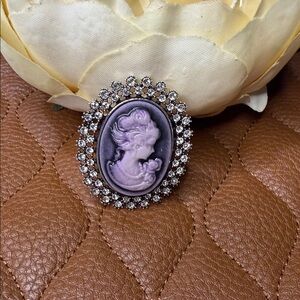 Vintage-Inspired Cameo Brooches